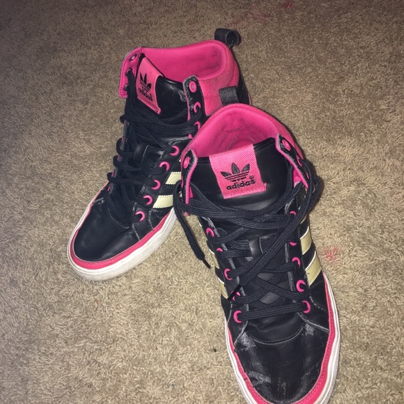 Shoes - Picture 2 of 7